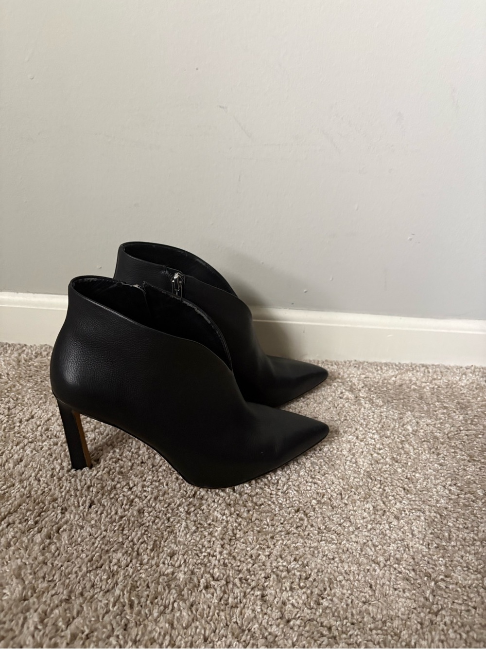 Vince Camuto Black Heeled Booties Size 9 1/2